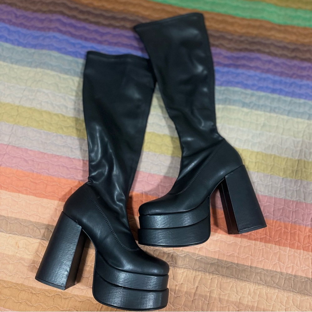 Steve Madden Cypress Black faux leather high platform boots #goth #punk #y2k